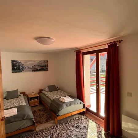 Apartment Gyimesvoelgy Vendeghaz *