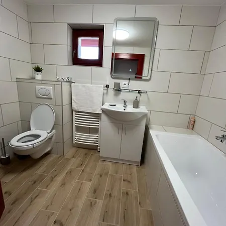 Gyimesvoelgy Vendeghaz Lägenhet