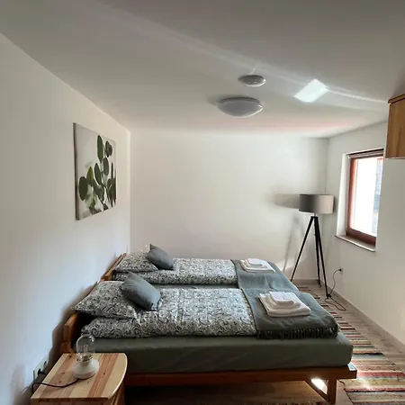 Gyimesvoelgy Vendeghaz Lägenhet Kismaros